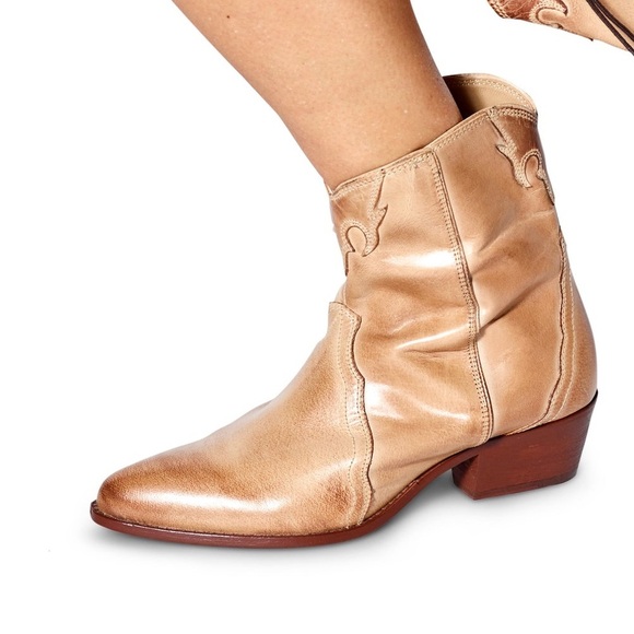 Free People tan genuine,washed leather,boots,point toe,western details,SZ 8 - Picture 1 of 7